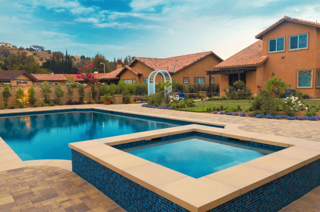 Planning Landscaping Around Your Inground Swimming Pool - Southern